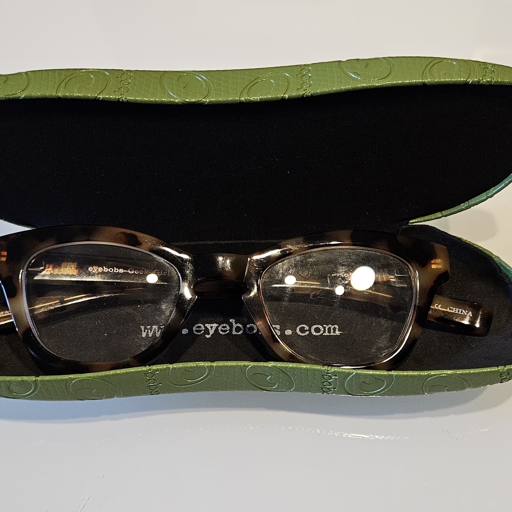 Eyebobs Tortoiseshell Cat Eye Glasses 2.50+ - Picture 8 of 12